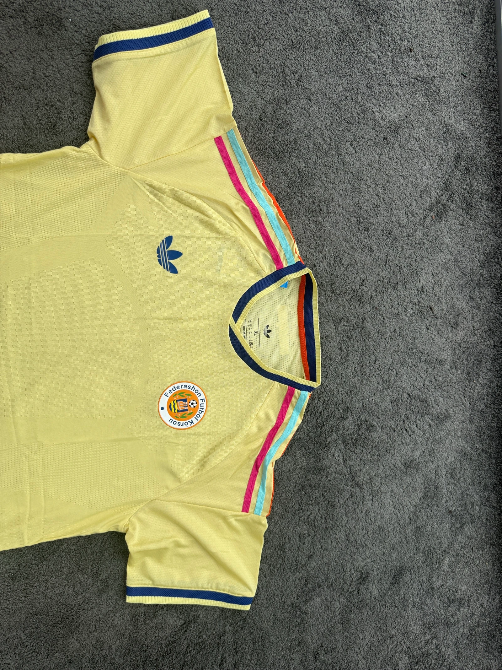 Adidas Curaçao Copa del Mundo 2026 camiseta de fútbol amarilla talla XL – nueva – photo 5